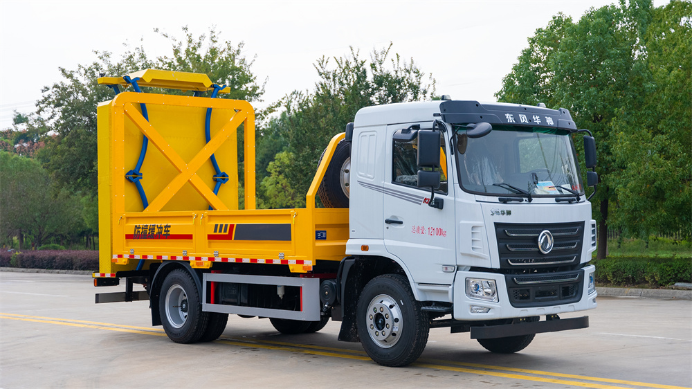 100K防撞灑水車-凱力東風(fēng)華神防撞緩沖車廠家價(jià)格